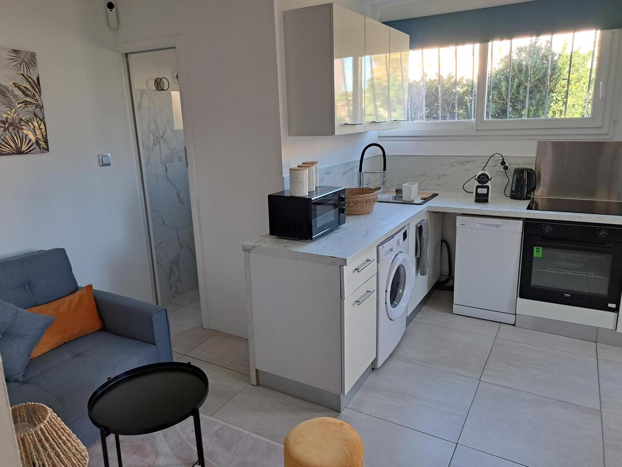 Seduisant Studio Avec Cour Privative La Crau Buitenkant foto